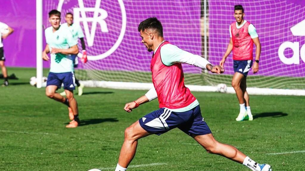 A jugador colombiano lo sacaron a volar de su equipo en España con solo dos jornadas