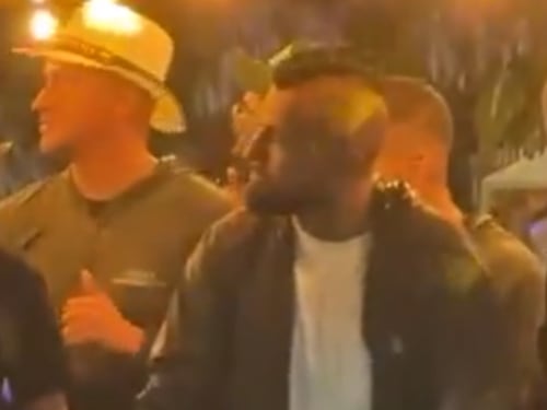 “Tengo que volver”, Captaron a Arturo Vidal en la Feria de Cali y confesó que está aprendiendo a bailar