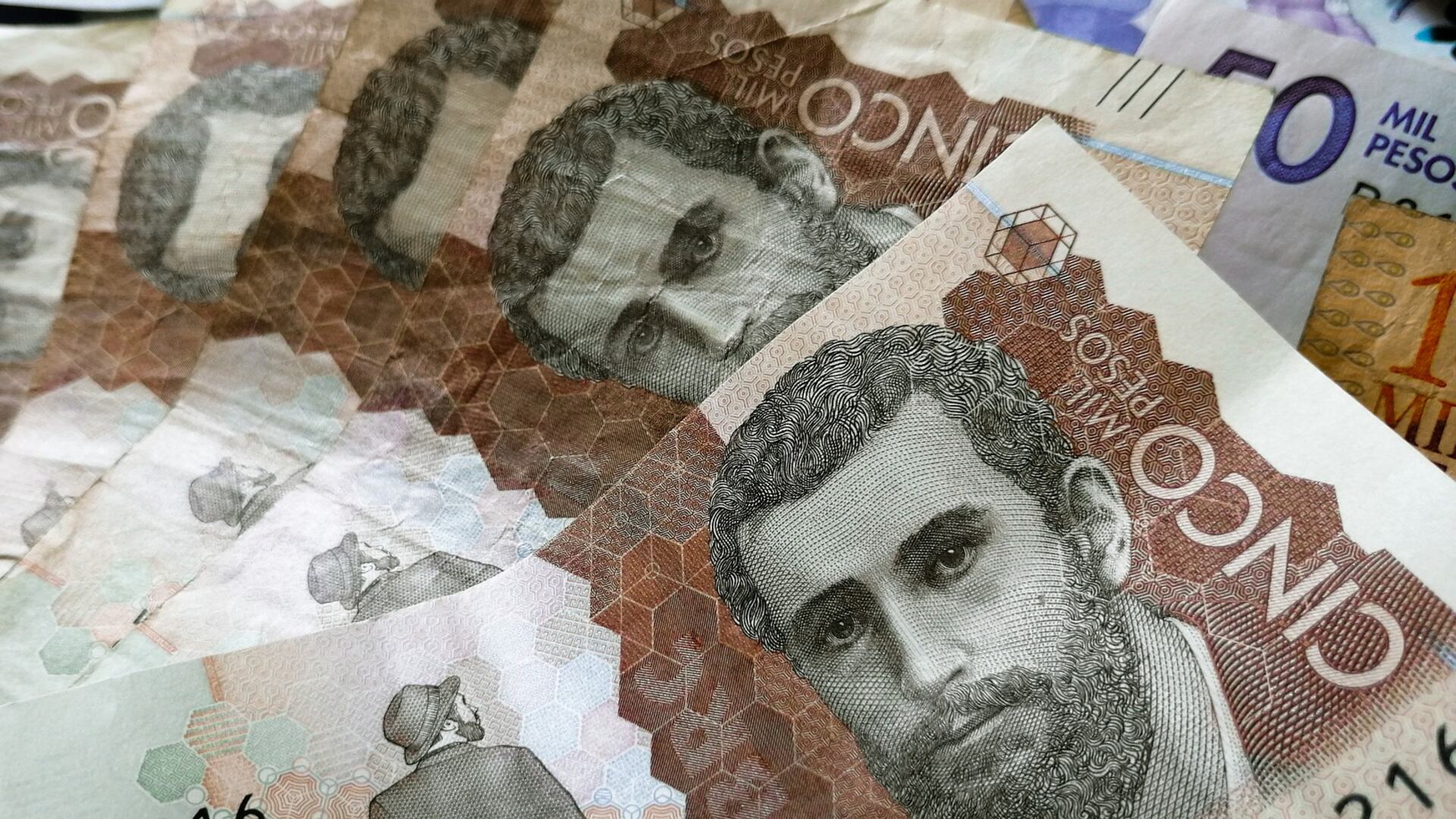 Dinero colombia - billetes colombianos