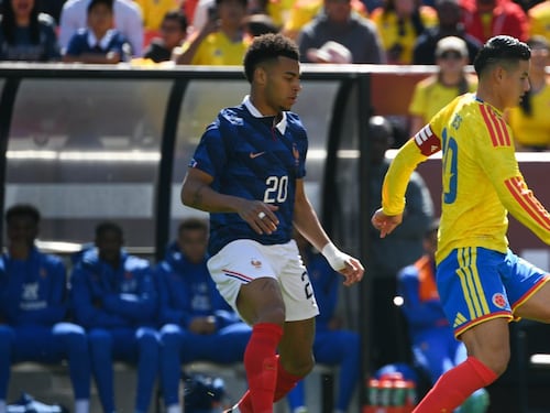 ¿James Rodríguez jugó enfermo contra Francia? Revelan lo que habría pasado en el camerino
