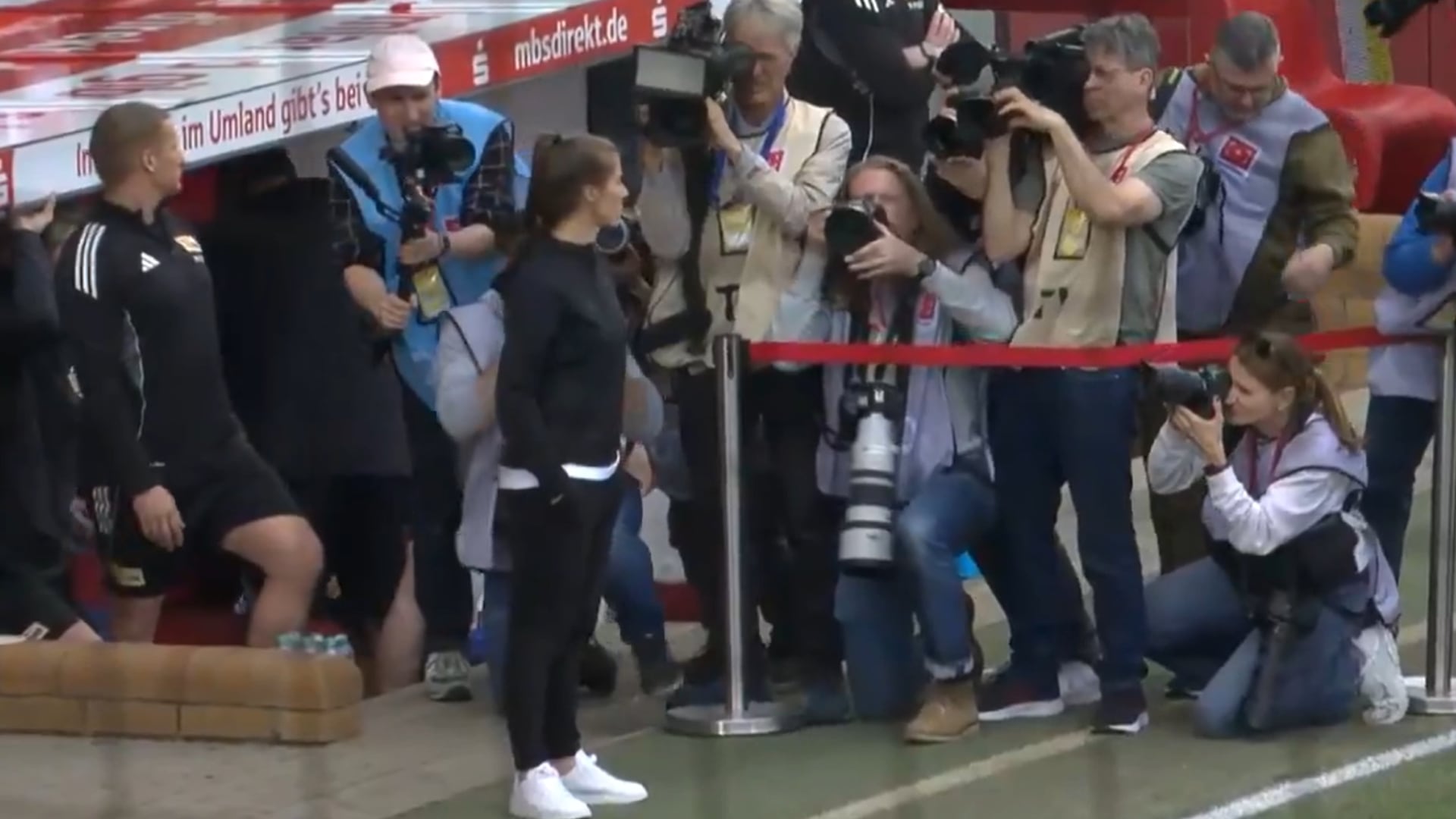 Marie-Louise Eta - Foto: Captura de pantalla de la transmisión oficial el 18 de abril del 2026