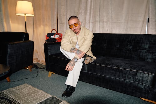 J Balvin confesó que por poco sufre un infarto durante su concierto en Medellín