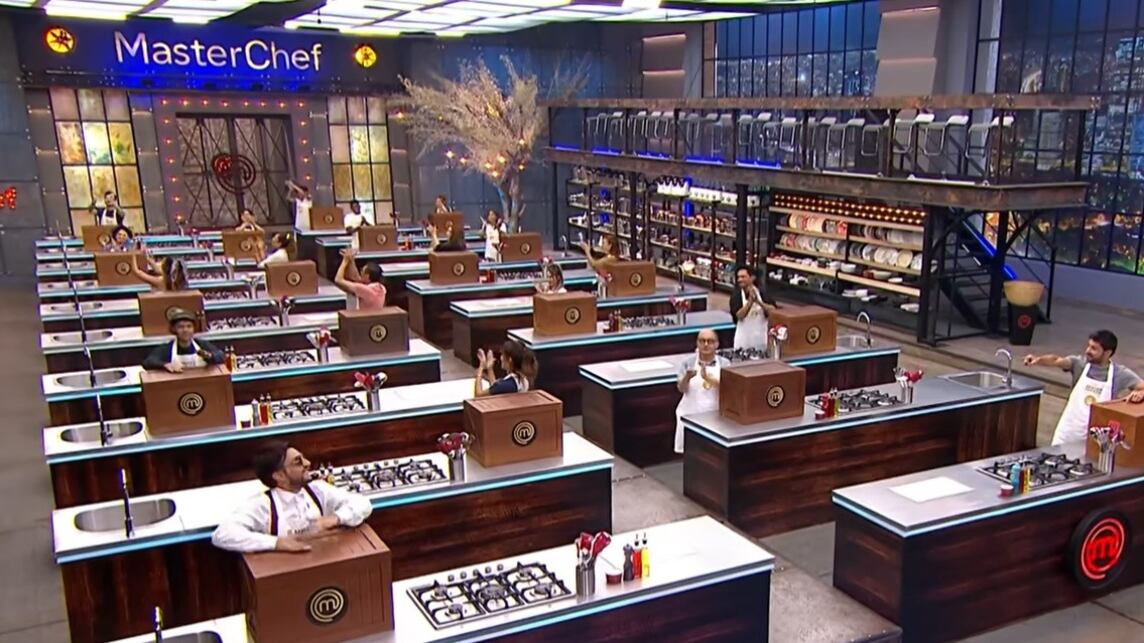 Según contó uno de los participantes de 'MasterChef Celebrity Colombia' corren rumores de una supuesta relación dentro del programa.