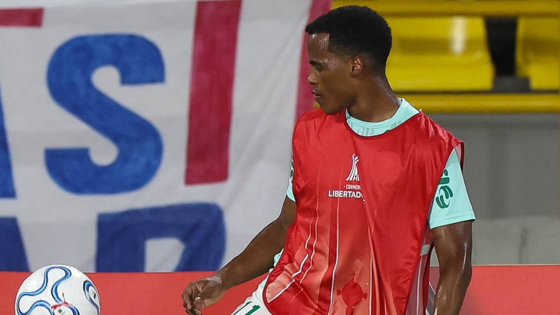 Jhon Arias y compañía se quejaron de la cancha tras el sufrido empate contra Junior