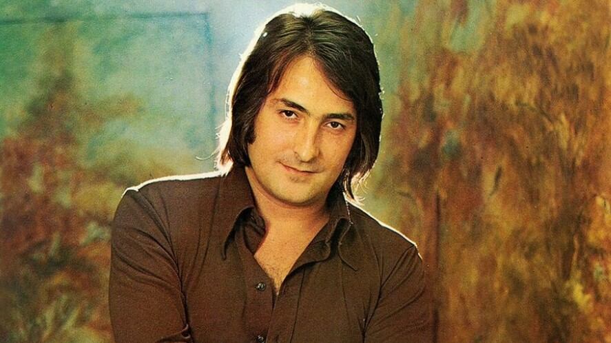 Hace poco fue autorizada la biografía del desaparecido cantante Nino Bravo mientras generaciones aun lloran su muerte al ser un pilar de la cultura musical.