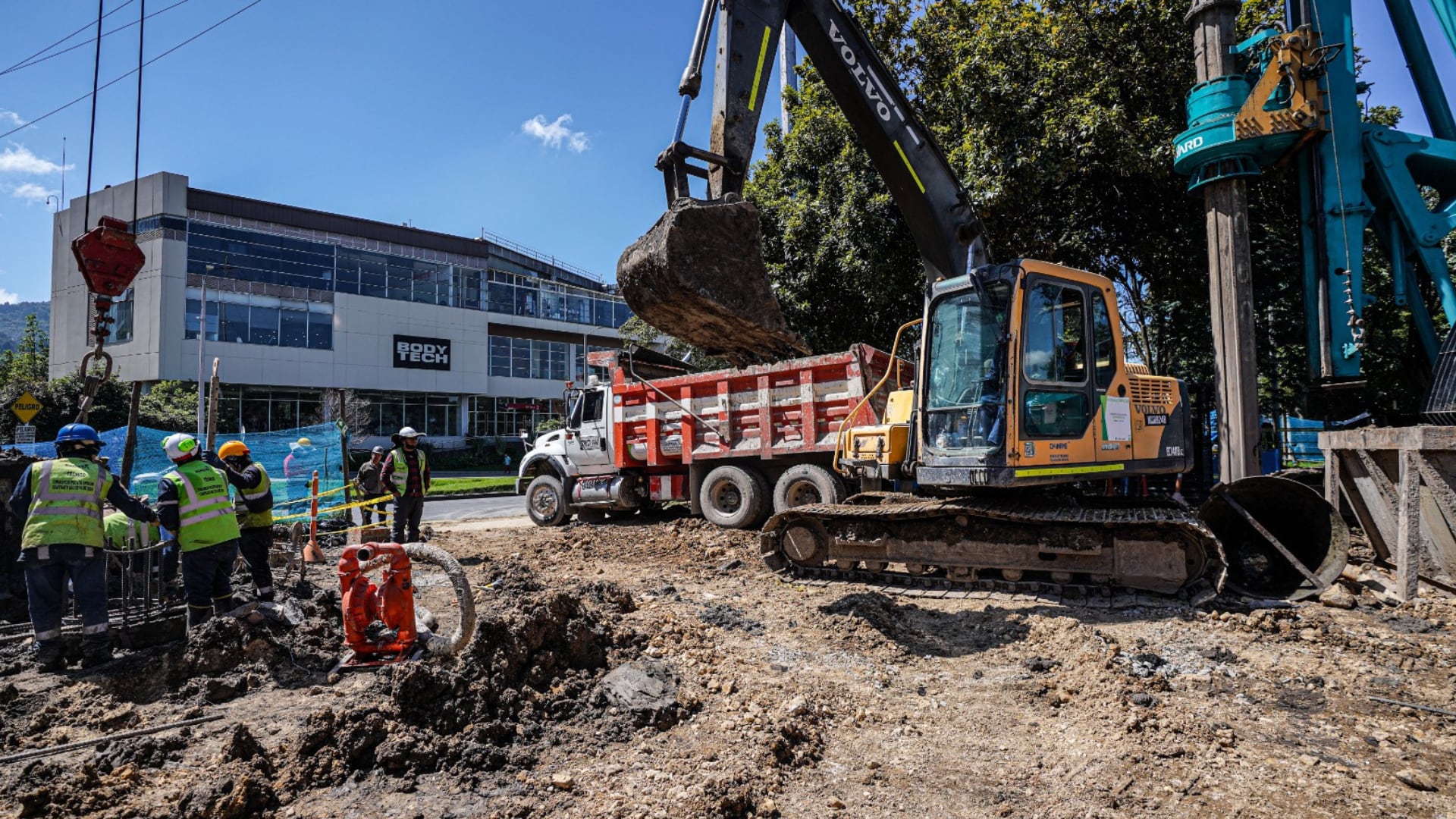 El renacer de la calle 112: IDU acelera construcción del puente peatonal que beneficiará a 76.000 bogotanos