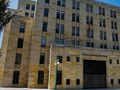 Incertidumbre en el Ministerio de Hacienda: Filtración revela retrasos en pagos a contratistas para el cierre de año