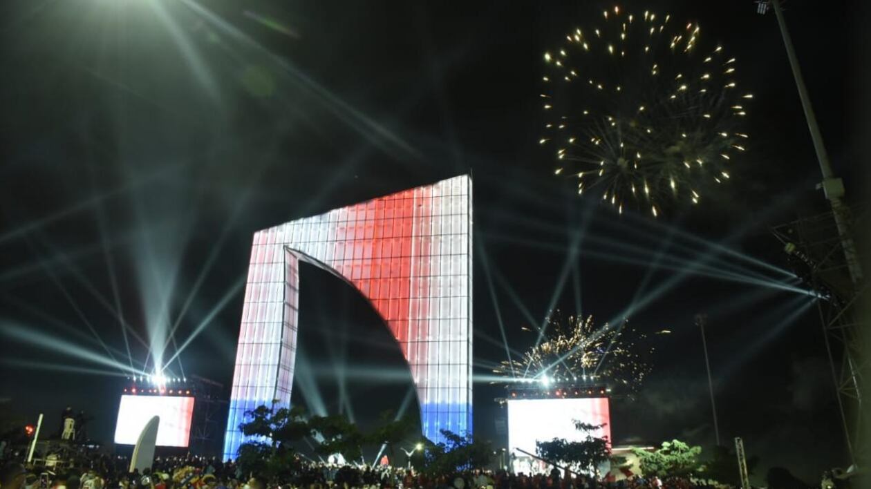 Monumento a la Ventana de Campeones o la Aleta del Tiburón en Barranquilla.