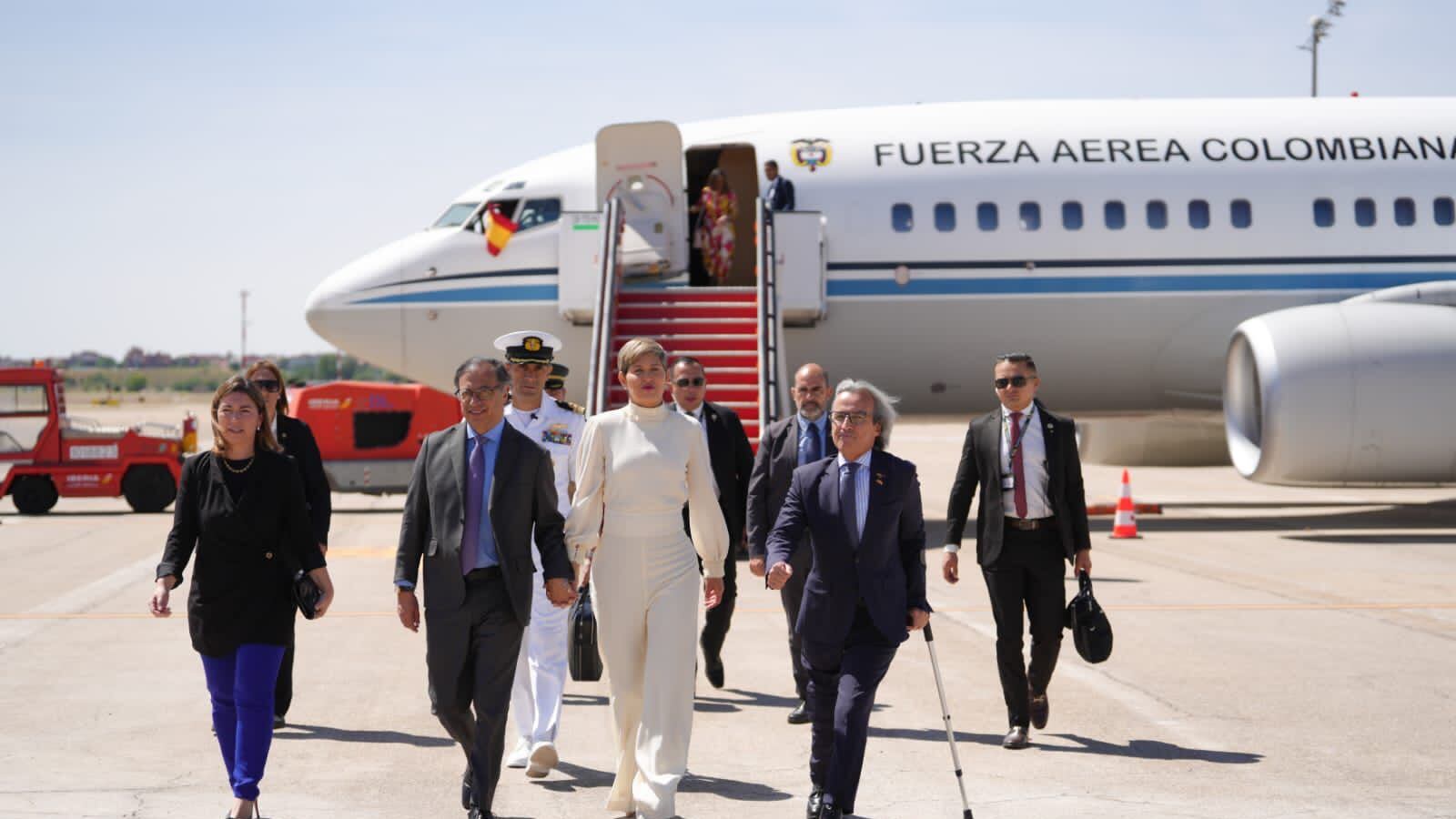 Presidente Gustavo Petro junto a Verónica Alcocer en España 2 de mayo de 2023