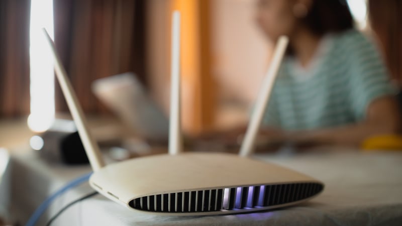 El método definitivo para detectar y expulsar a quienes te roban el Wi-Fi