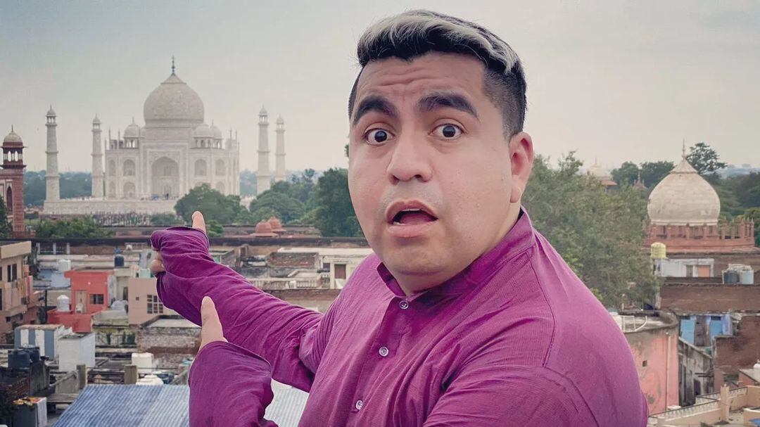 La ropa usada por el comediante Jhovanoty para una sesión fotográfica con la bella Gabriela Tafur desató los comentarios en redes.