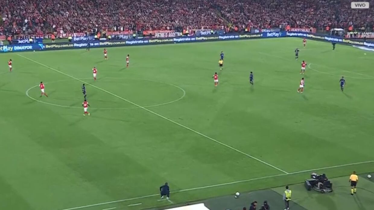 ¿Por qué no le cobraron fuera de lugar a Leonardo Castro si estaba adelantado en el gol?