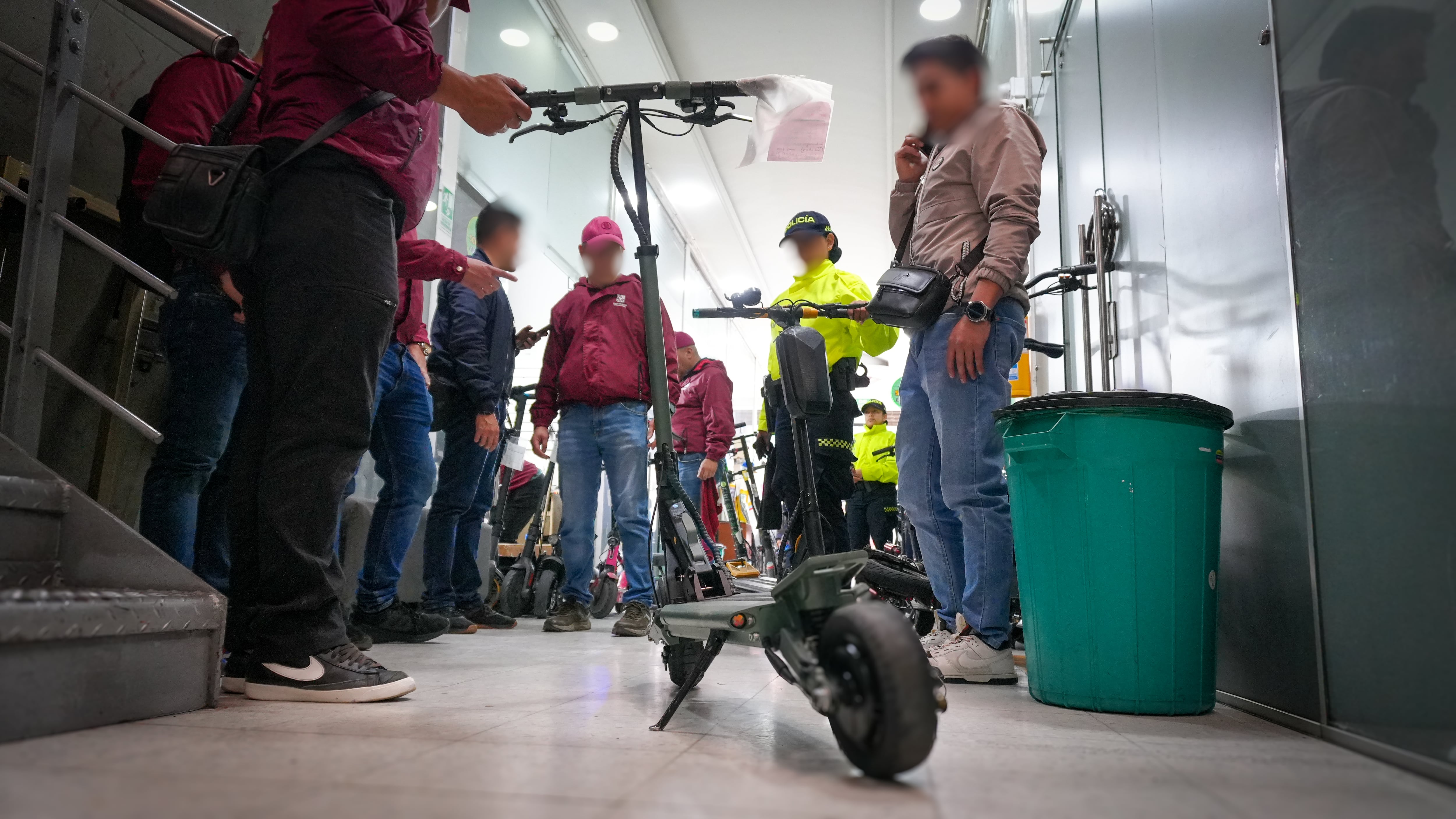 Incautadas 28 patinetas eléctricas desmontadas y 21 motores en operativo contra el hurto en Los Mártires