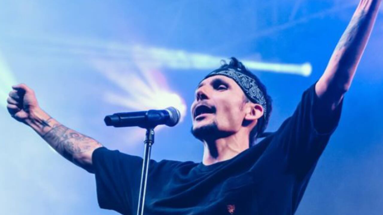 Este fue el país que eligió el vocalista de ‘Doctor Krápula’ para irse de Colombia