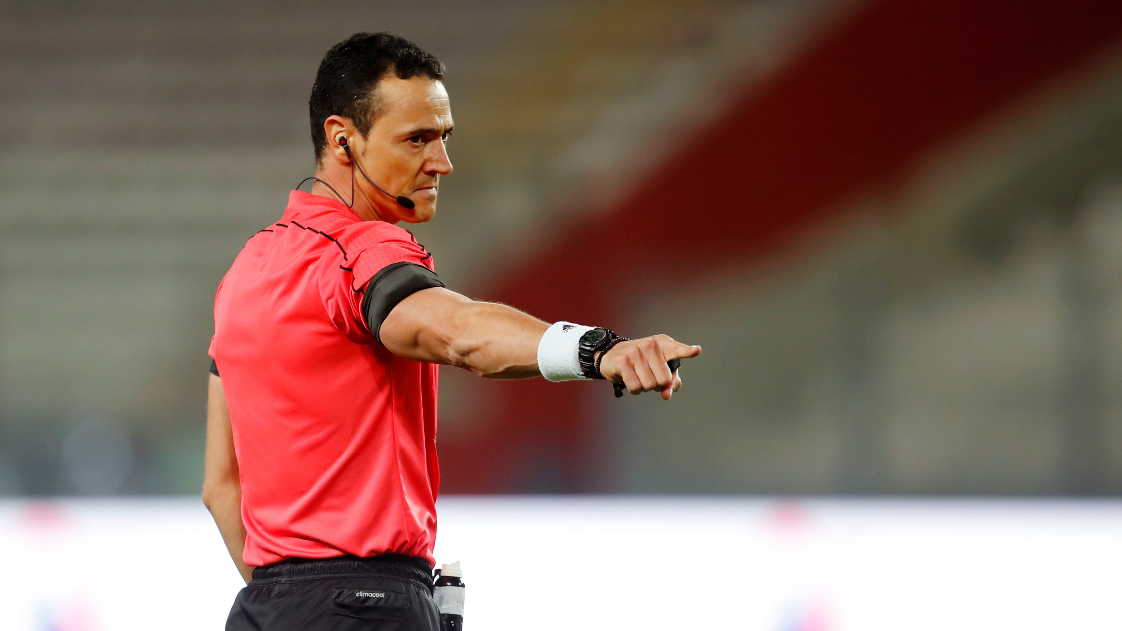 Estos son los salarios de los árbitros del fútbol colombiano: Wilmar Roldán gana una millonada