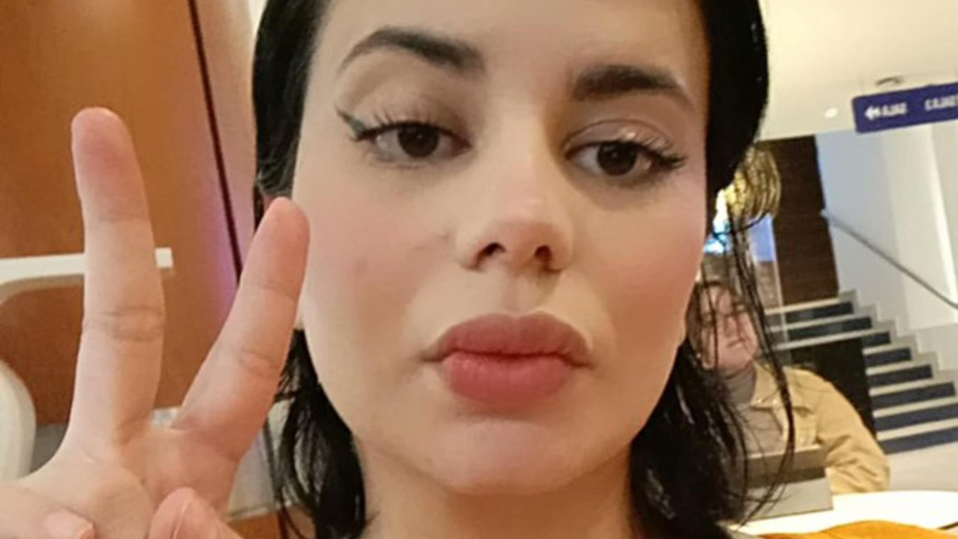 La exactriz porno denunció un hecho que le ocurrió en su edificio.