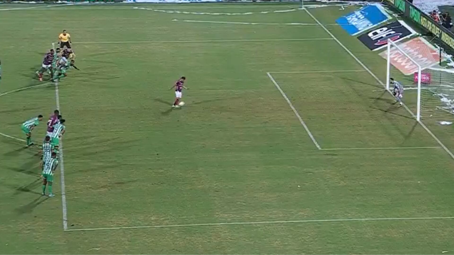 Yeison Guzmán quiso lucirse en plena final, picó un penal, pero David Ospina le cortó las alas