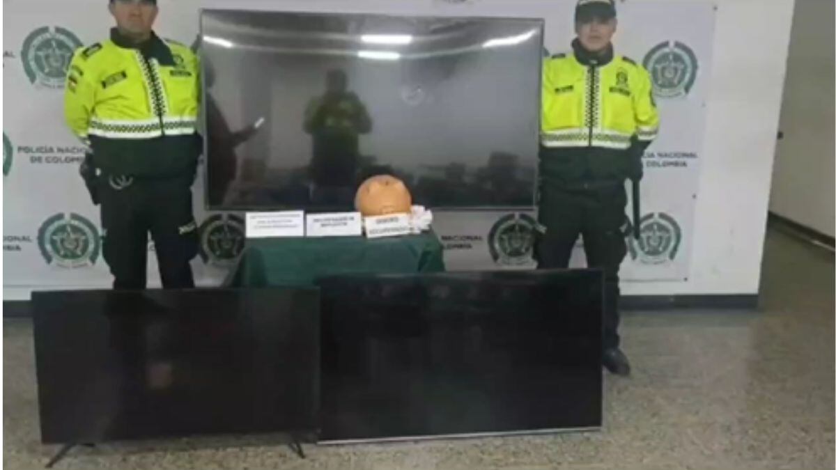 La Policía Metropolitana de Bogotá, logró recuperar estos objetos en persecución en Bosa.