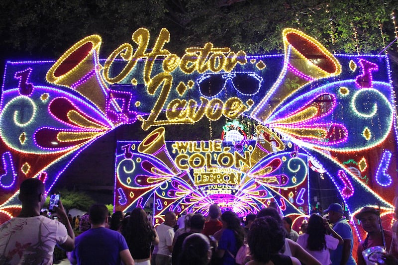 Cali se vistió de salsa con su alumbrado navideño 2023.