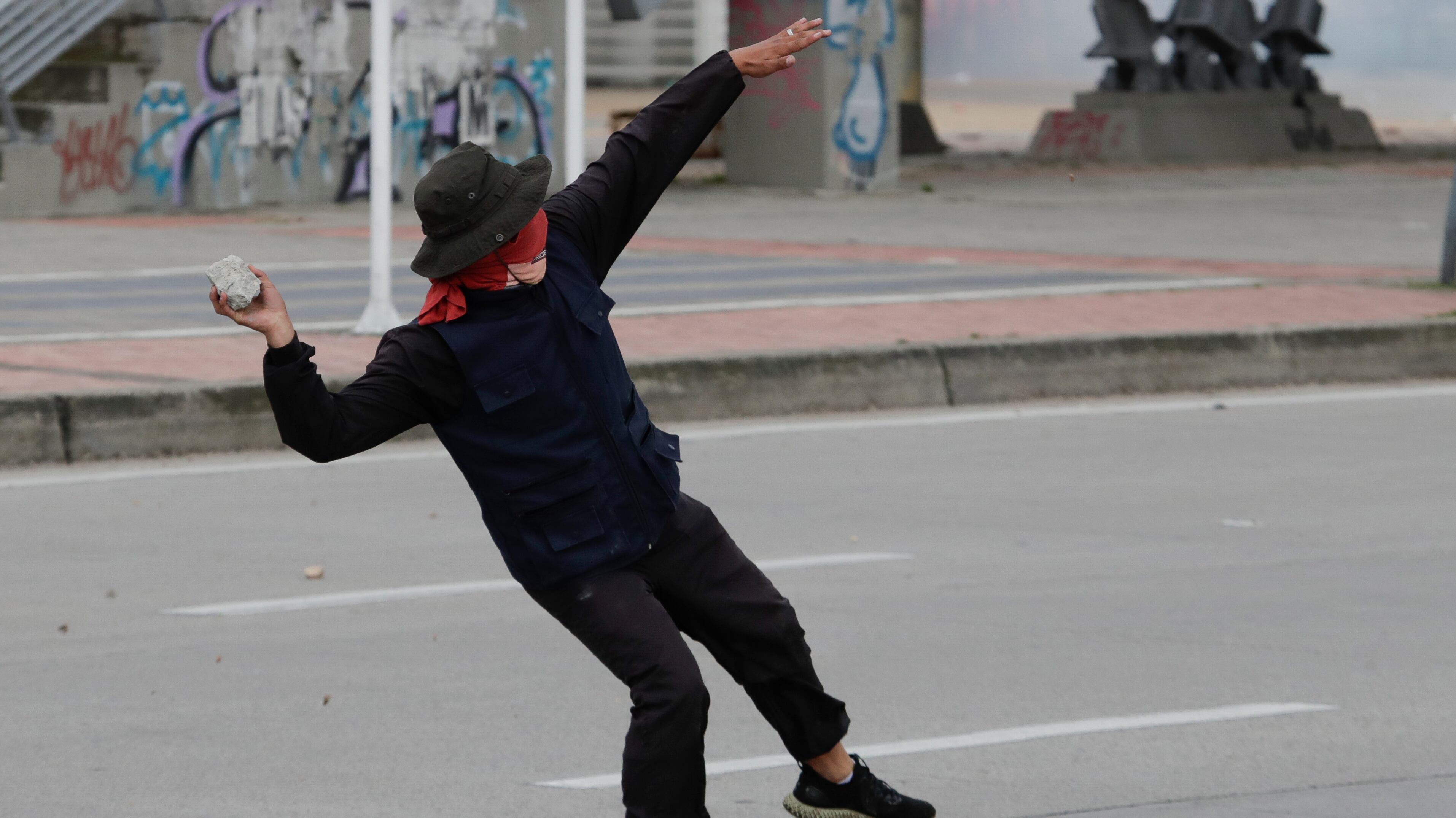 Manifestación de integrantes de la Primera Línea exigiendo la liberación de los presos políticos.