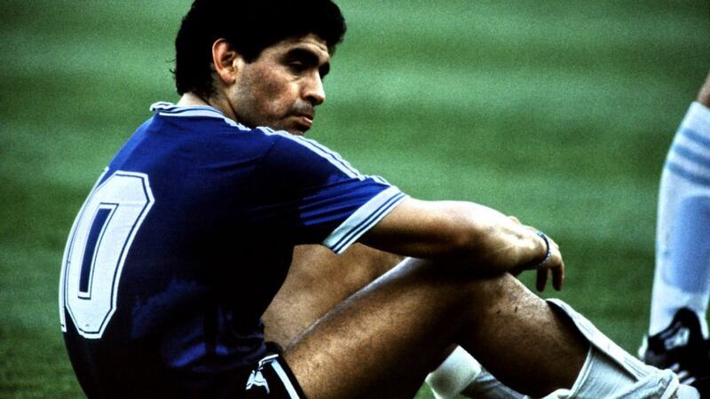 Inteligencia Artificial: Pidieron a ChatGPT que diera su once ideal de futbolistas, dejó fuera a Diego Maradona