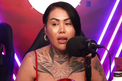 “Yina la gallina”: Así fue la reacción de Yina Calderón ante muñeco de año viejo tras su derrota con Andrea Valdiri