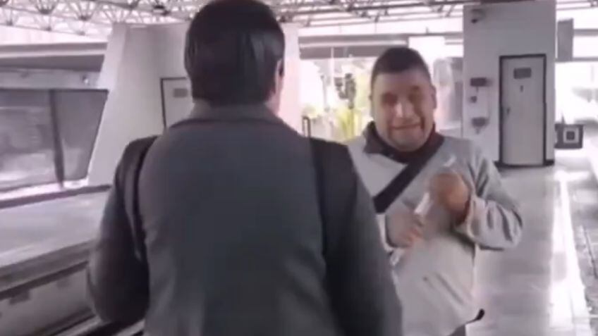 Mujer acusa a persona con discapacidad visual de mirarle el trasero en el Metro de CDMX