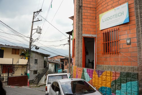 Niños de barrios vulnerables de Medellín luchan por sus pasiones y cambiar su futuro