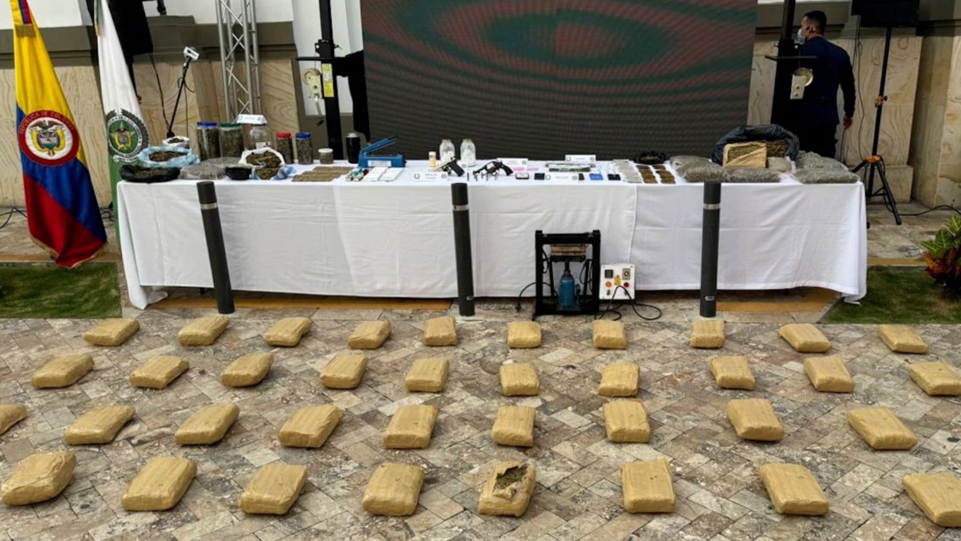 Desmantelan ‘Los de la U’: Drogas con Sabor a Frutas Invadían Universidad de Bucaramanga