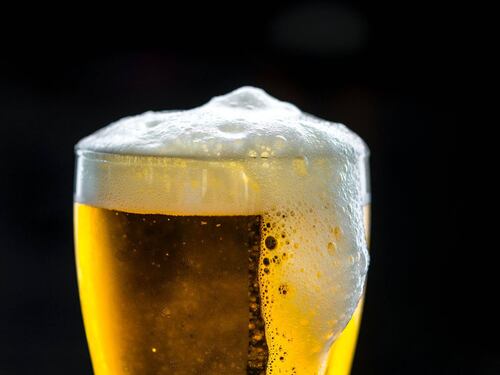 Tragedia total: anuncian que subirá el precio de la cerveza a nivel mundial