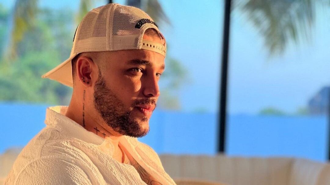 Jessi Uribe de nuevo salió en ropa interior y la imagen tuvo más críticas que halagos, y ya le aconsejan que se termine de desnudar.