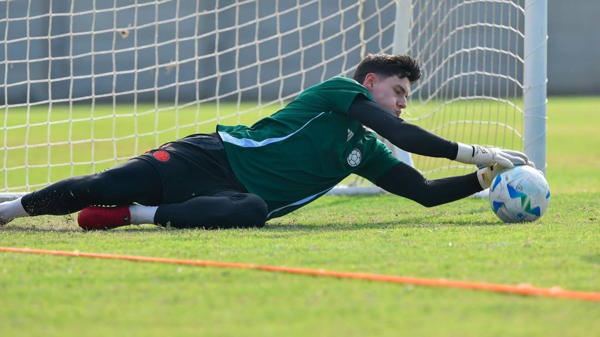 Alexei Rojas demostró que es más colombiano que la arepa con su madrazo ...
