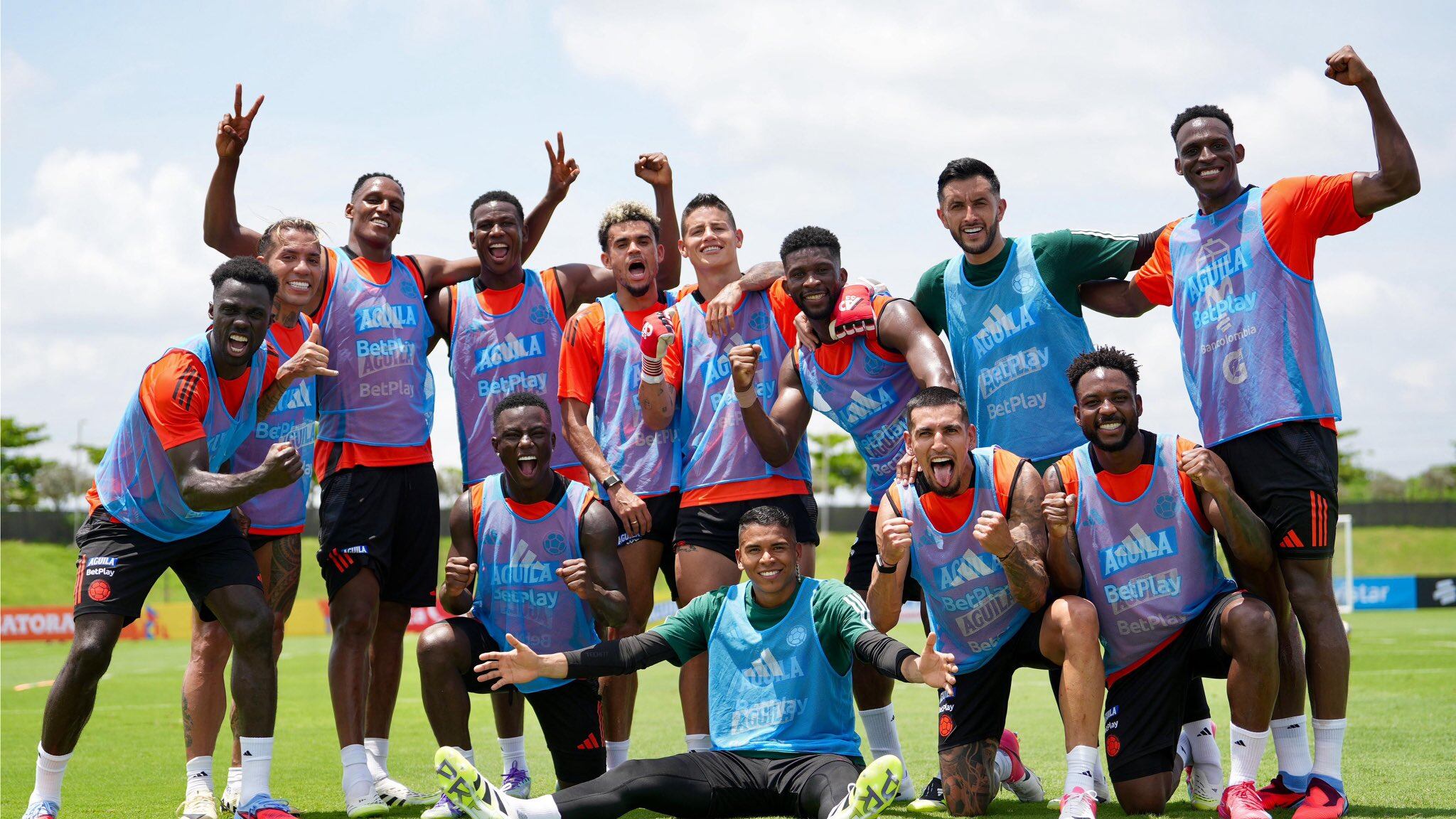 “Parecen tapiz de bus intermunicipal” A muchos no les gustó la camiseta que se filtró de la Selección Colombia