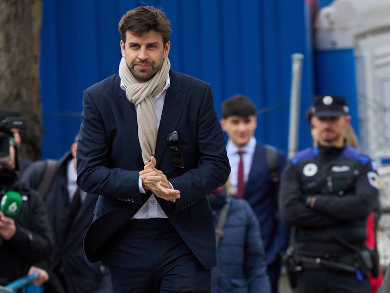 Piqué recibe suspensión de 6 partidos y veto de 2 meses por altercado con árbitros