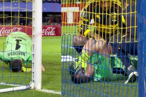 “Me rompí la rodilla”, Agustín Marchesín dejó imagen sensible en Copa Libertadores antes de confirmarse su lesión de ligamentos