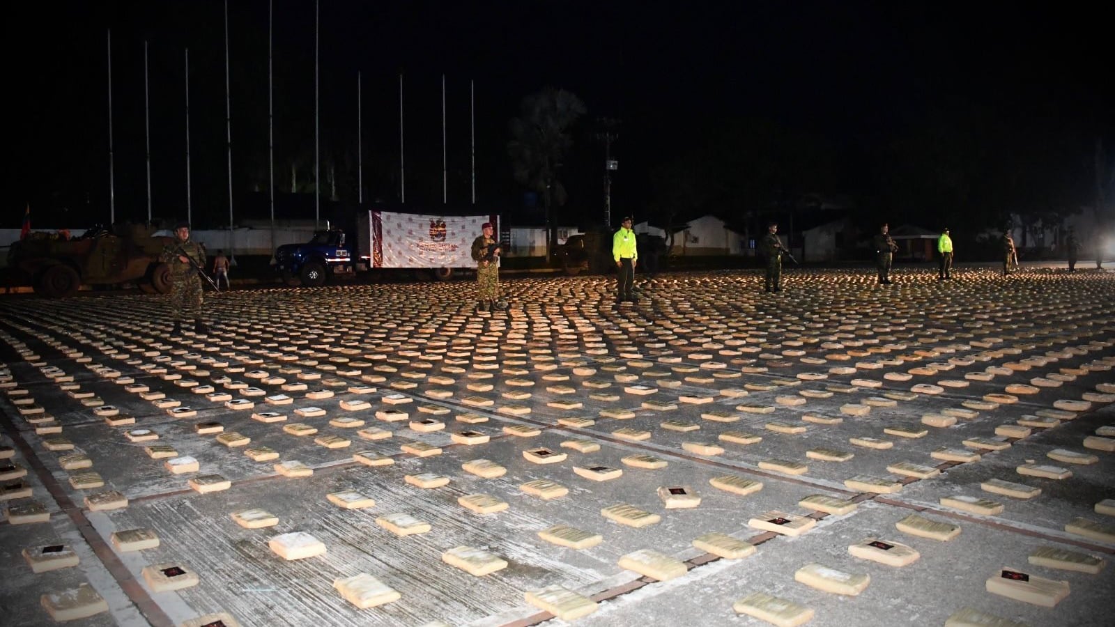 Camión cargado con 4 millones de dosis