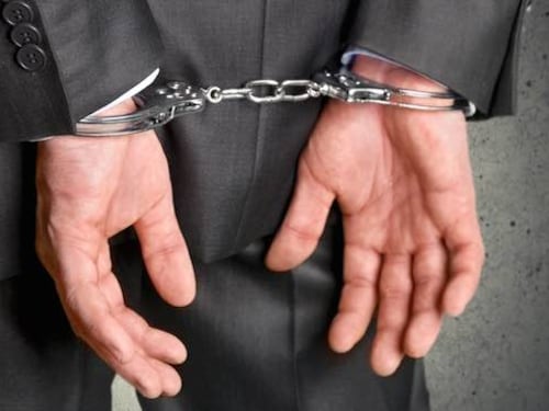 Ojo con las estafas: hombre fingía ser lider religioso y funcionario para quedarse con millonarias sumas