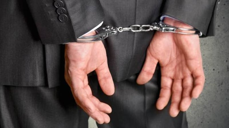 Ojo con las estafas: hombre fingía ser lider religioso y funcionario para quedarse con millonarias sumas