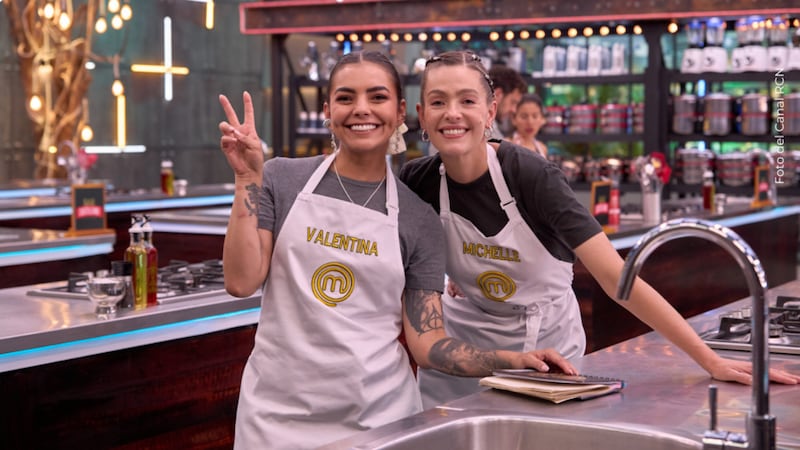 Valentina Taguado y Michelle Rouillard en MasterChef Celebrity