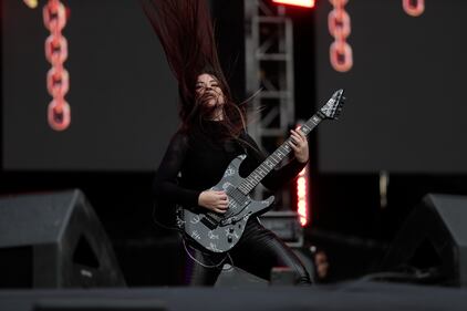 Crypta, de Brasil, durante su presentación en el Festival Rock al Parque en Bogotá.