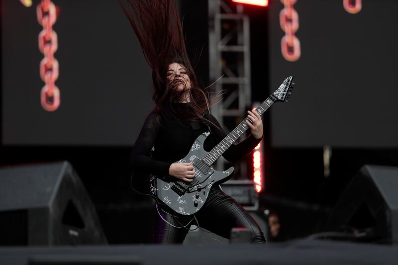 Crypta, de Brasil, durante su presentación en el Festival Rock al Parque en Bogotá.