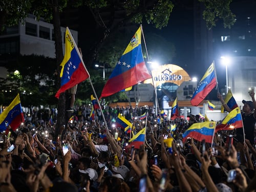 Gobierno venezolano acusa intervención internacional en proceso electoral y asegura que su sistema es “uno de los mejores del mundo”