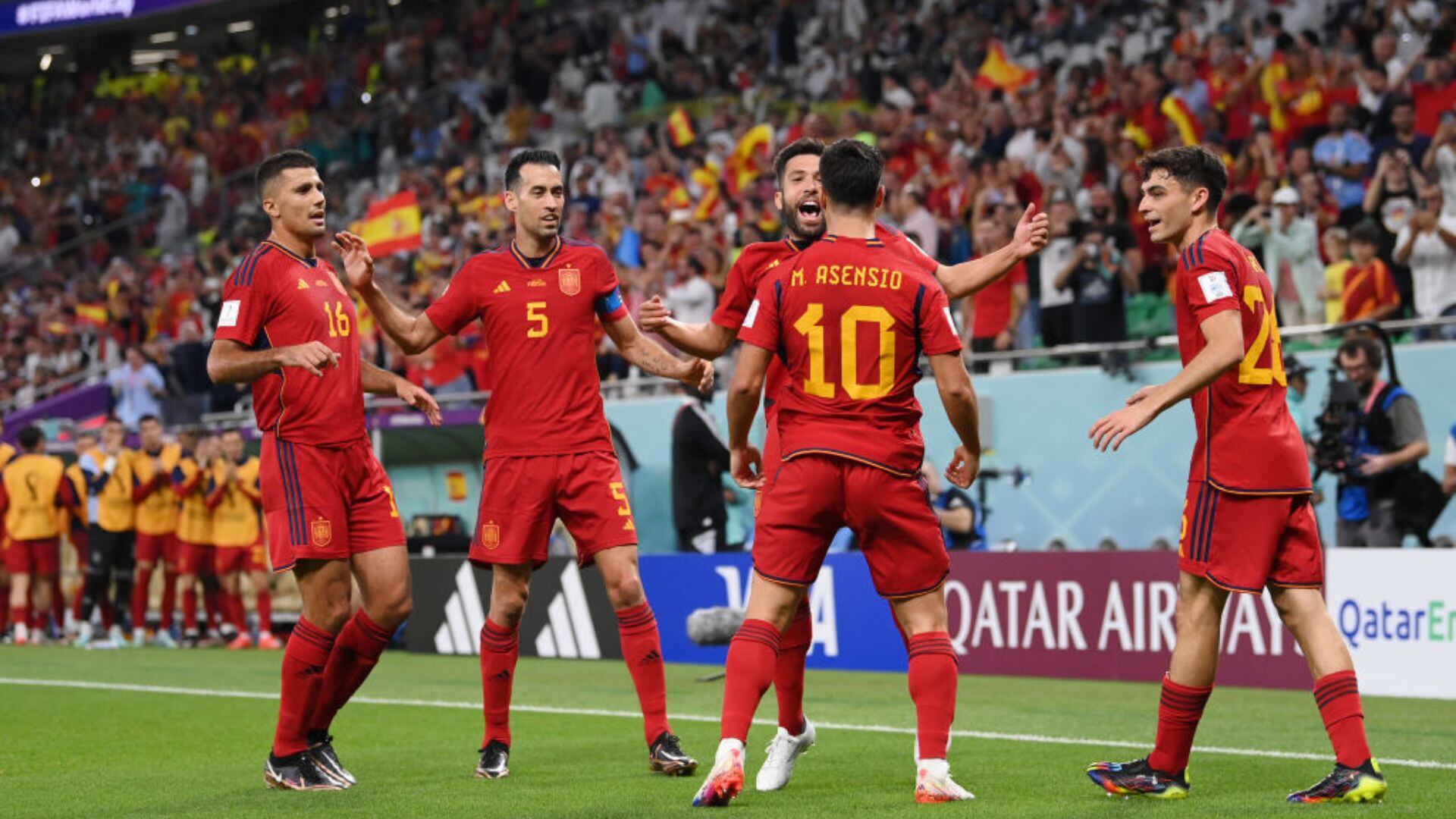 España domina con amplia superioridad a Costa Rica.