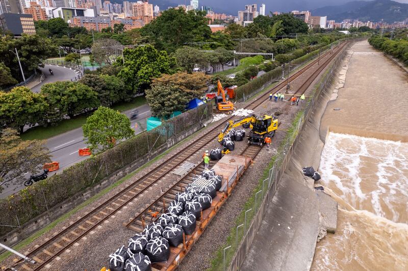 Daño en los rieles del Metro de Medellín.