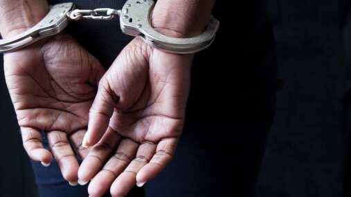 Condena a exrectora que facilitaba abuso sexual de cabecillas paramilitares.