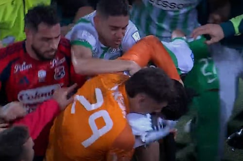 Jugadores de Medellín y Nacional se fueron a los golpes al terminar el clásico