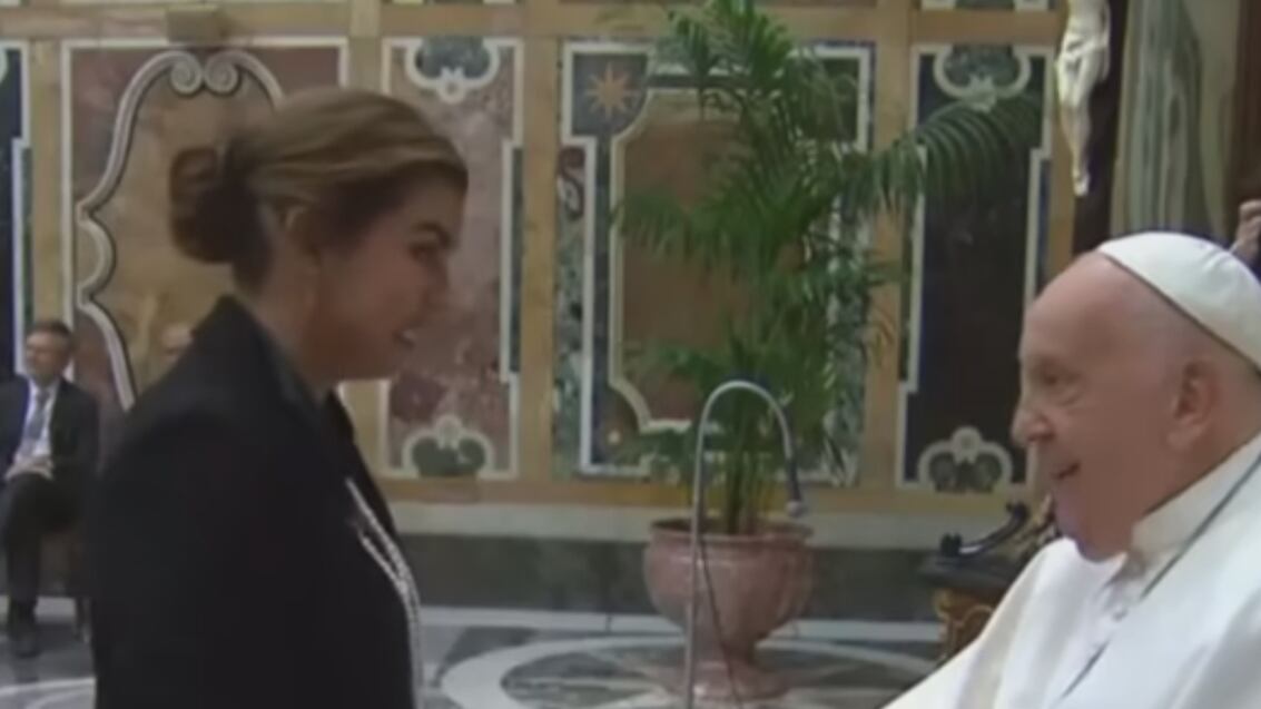 Liss Pereira se reunió con el papa Francisco y lo soprendió con un detalle poco colombiano