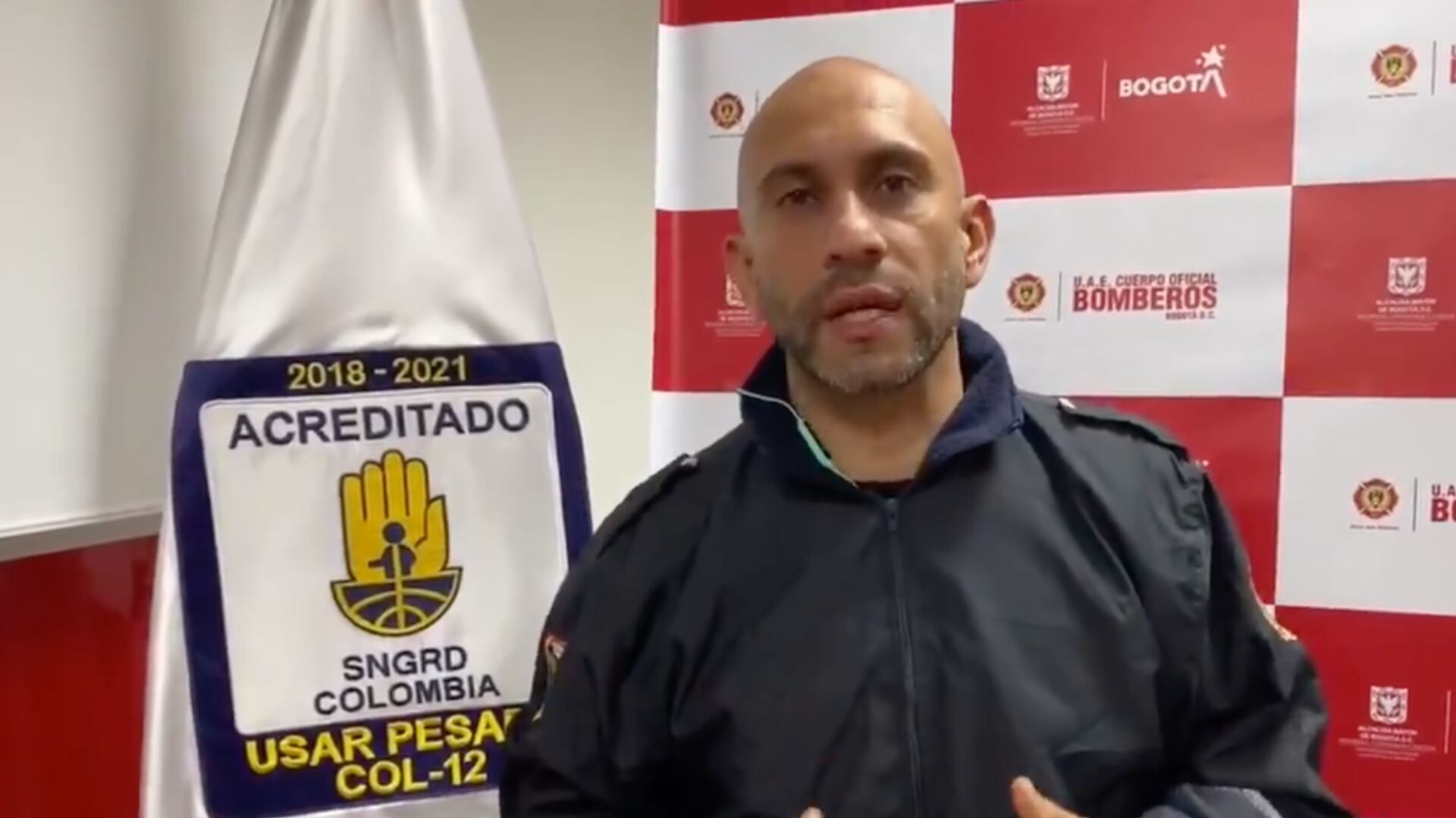 Señalado de haber violentado físicamente a su pareja, director de Bomberos fue retirado de su cargo