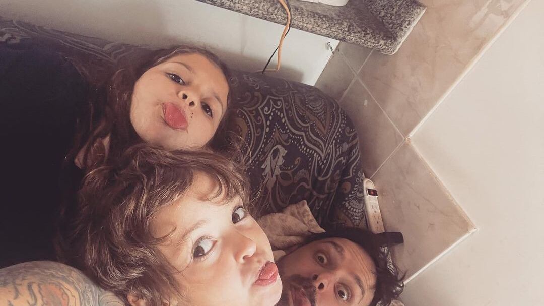 Tatán Mejía y Maleja Restrepo se encuentran de vacaciones en la isla San Andrés y desde allá muestran las ocurrencias de Macarena.