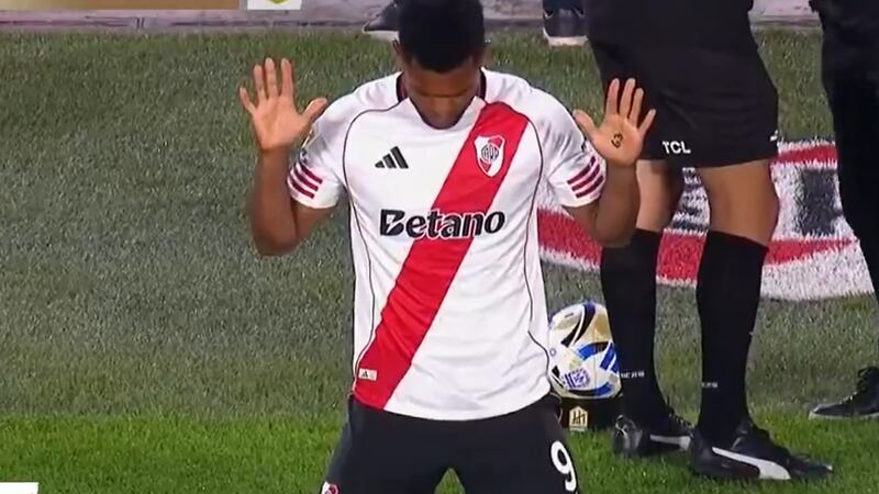 Miguel Ángel Borja se había rayado la mano para atraer el gol con River Plate y funcionó ‘a medias’